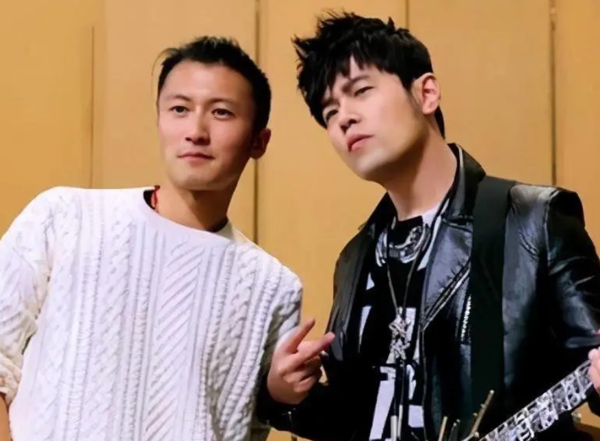 谢霆锋与周杰伦：跨界挚友共绘友情画卷！