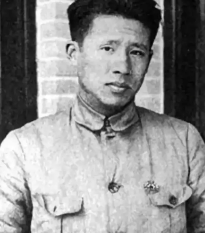 1941年，谢育才夫妇被捕，在狱中，谢的妻子生下一个儿子，夫妻两人为了逃出去，丢