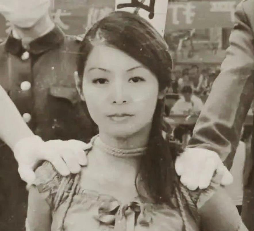 1983年，一名叫翟曼霞的23岁妙龄少女，因交往了18个男朋友，以“流氓罪”被判