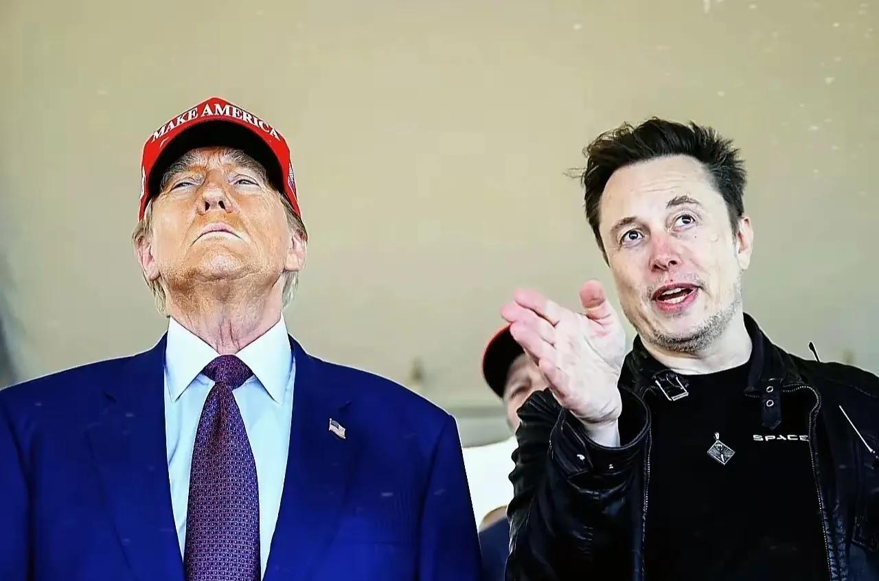 马斯克还在操心美国政府的事儿啊，真是不撞南墙不回头！
之前都说马斯克受不了排挤，