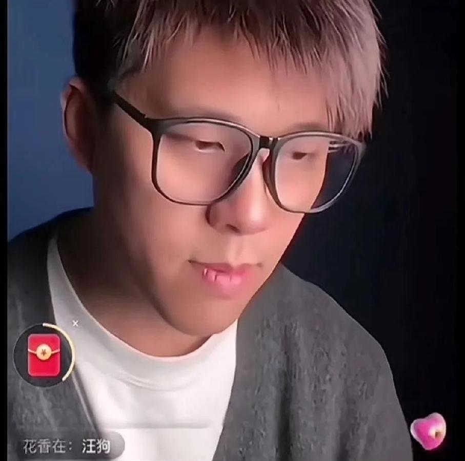 大S经纪人这波甩锅真是太离谱！

葛思齐爆料，大S离婚是因为收到了张颖颖的照片。