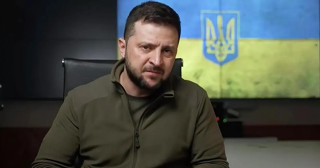 美国要求乌克兰将动员年龄从25岁降至18岁！据塔斯社10月15日报道，乌克兰总统