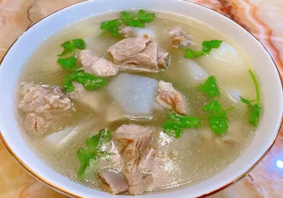 骨折期间想补钙，别靠喝骨头汤来补钙