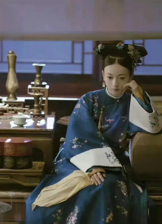 于正说《香蜜》打败了《延禧宫略》就是个笑话，所以当年《延禧宫略》和《香蜜沉沉》哪
