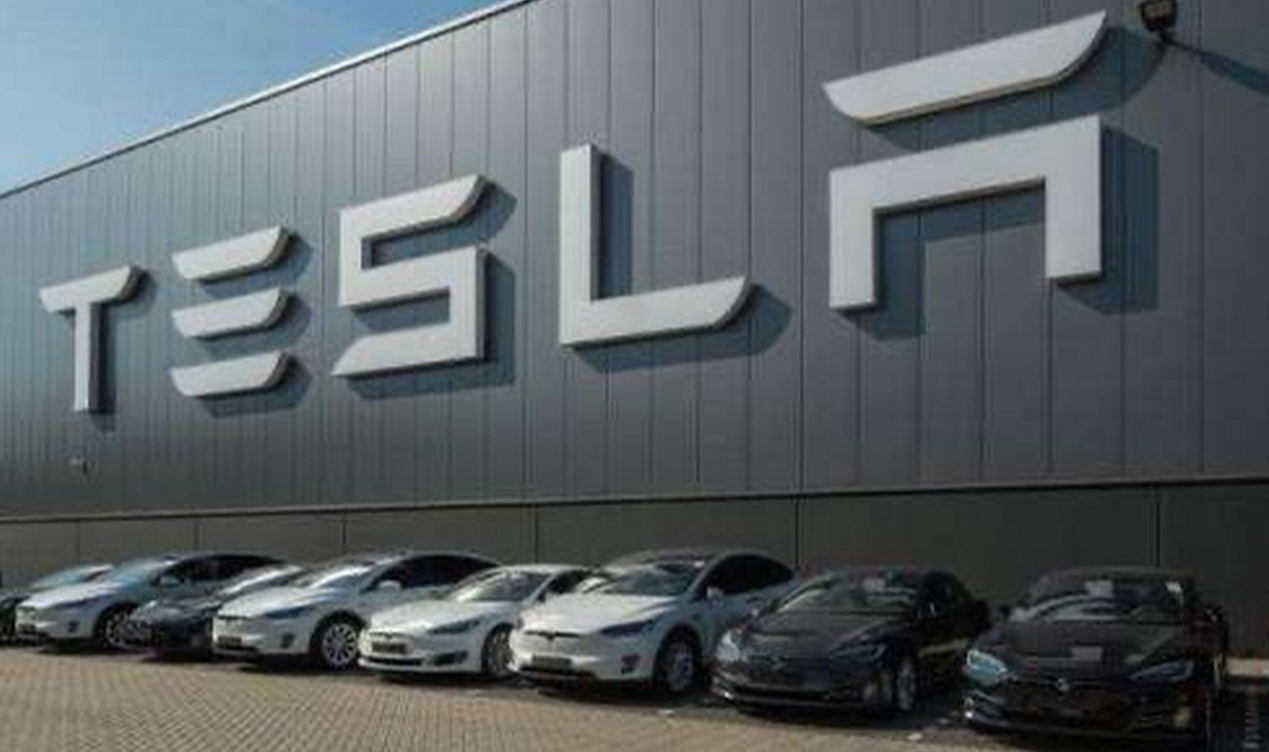 特斯拉提前完成与上海的对赌协议。
特斯拉2023年的纳税额为23.3亿，超额1亿