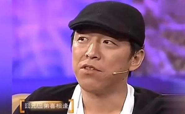 演员黄渤曾在一次访谈中提到，王宝强并非简单的“傻根”角色。他指出，王宝强善于用无