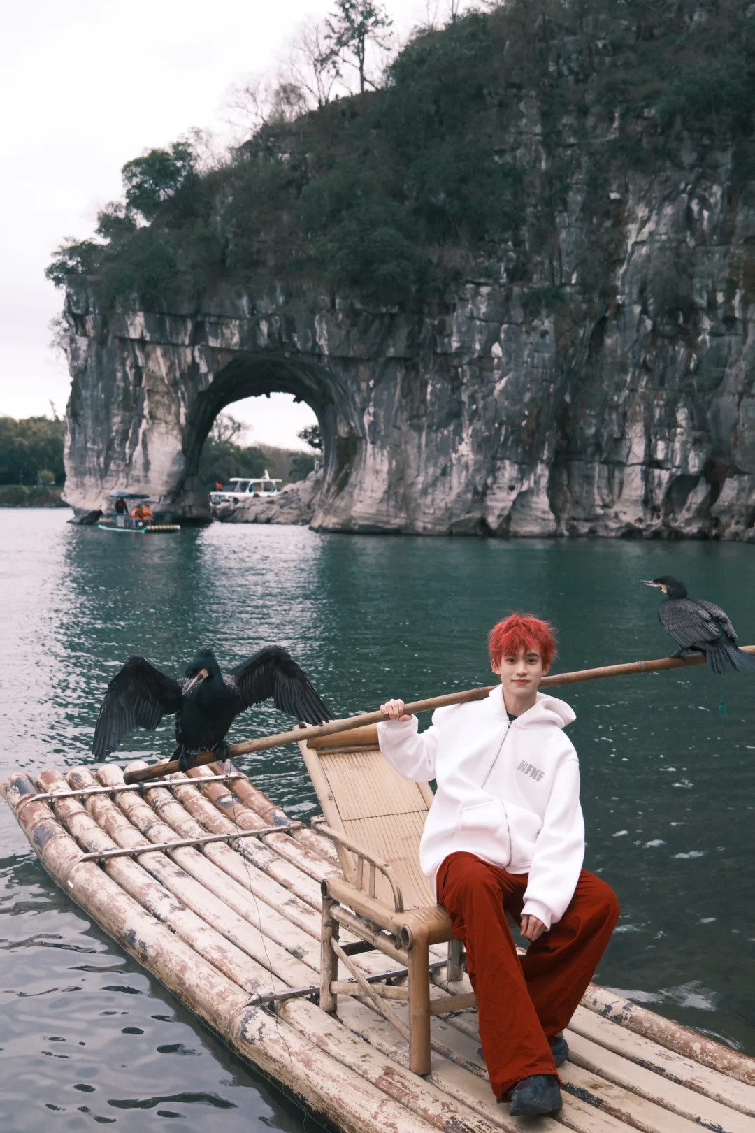 欢迎各位去桂林的朋友来找我的机位！
游客照。桂林真美 下次还去！
红发还可以吗？