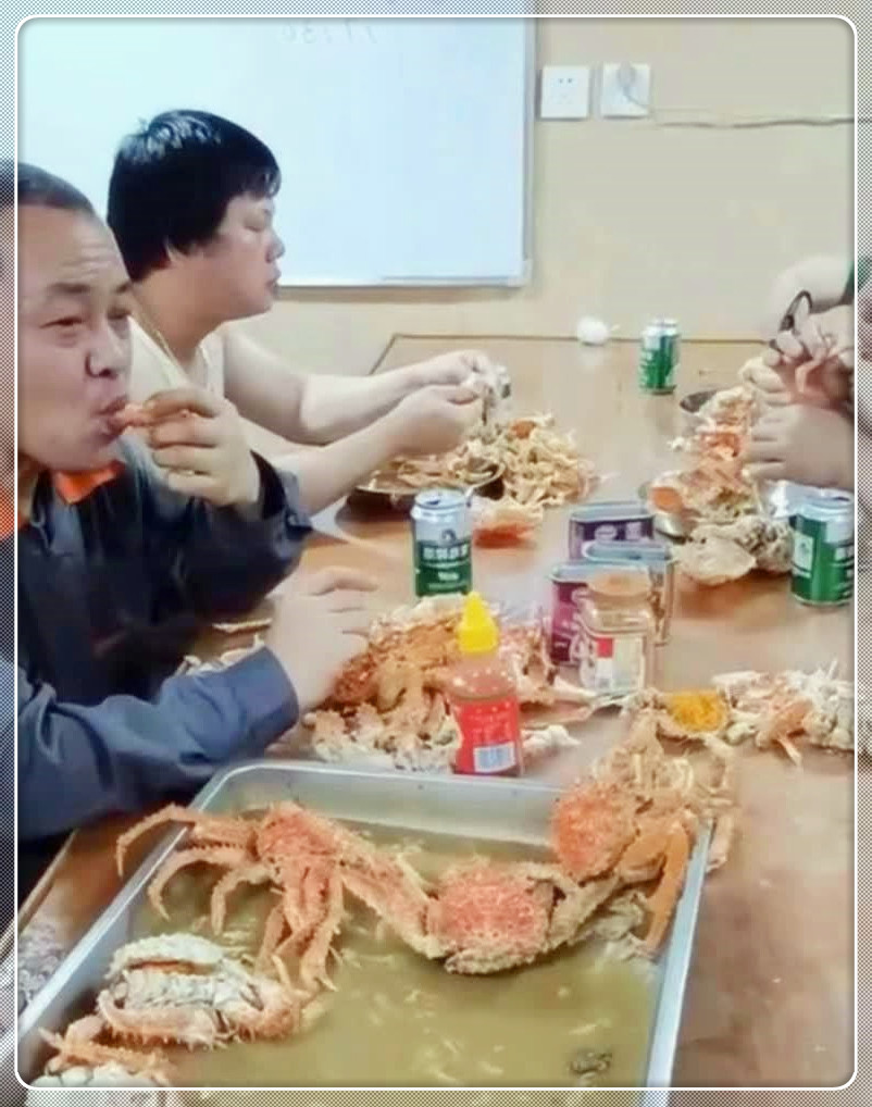 公司伙食欠佳，菜品单调，令人失望，考虑离职。