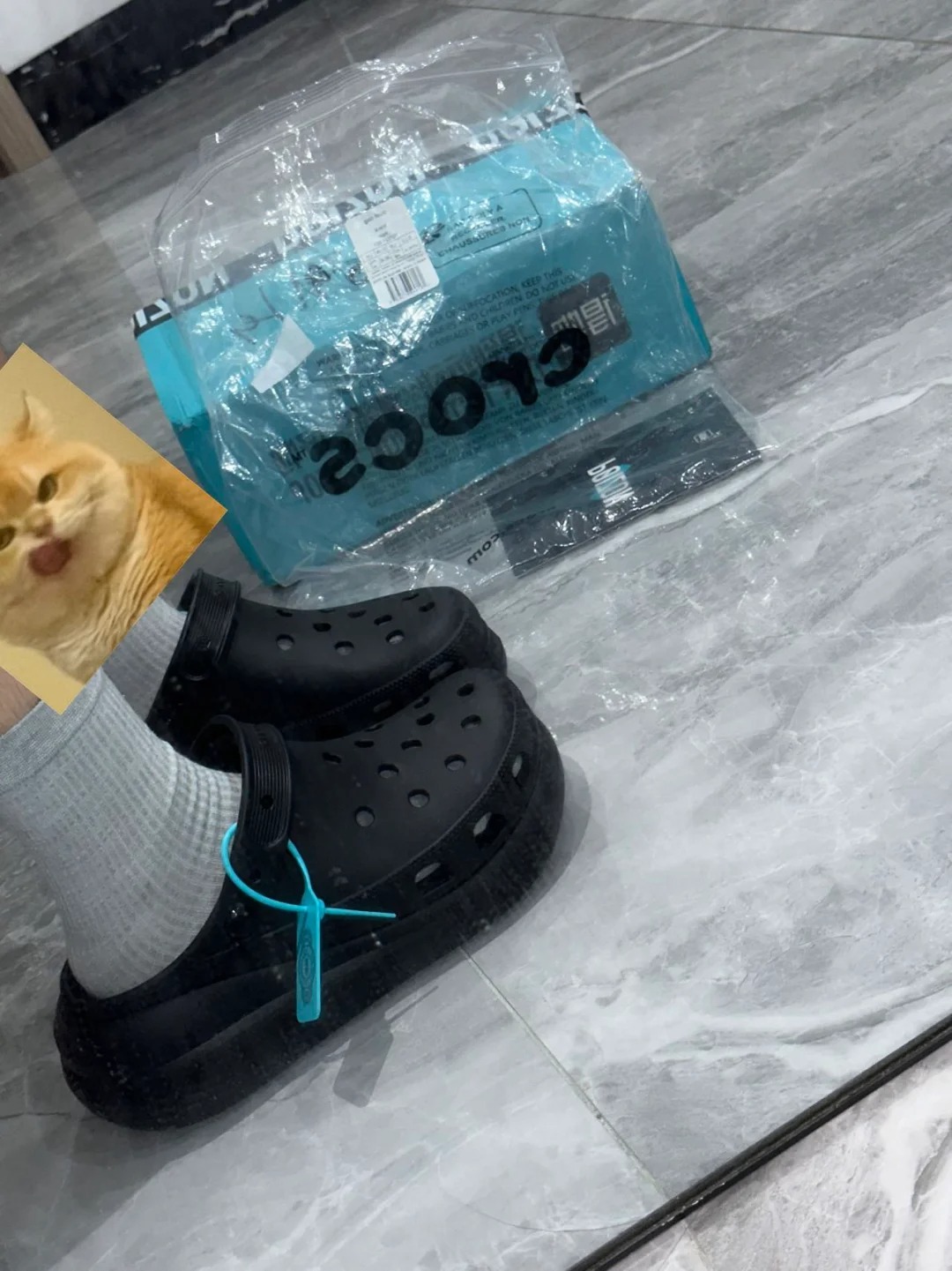 各位帮我看一下我的泡芙
dw购入的 各位鉴定者们拜托了