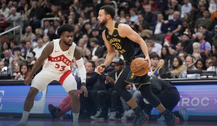 勇士再负猛龙！近五战四负一胜！
NBA常规赛，猛龙与勇士对决。赛前猛龙已经五连败