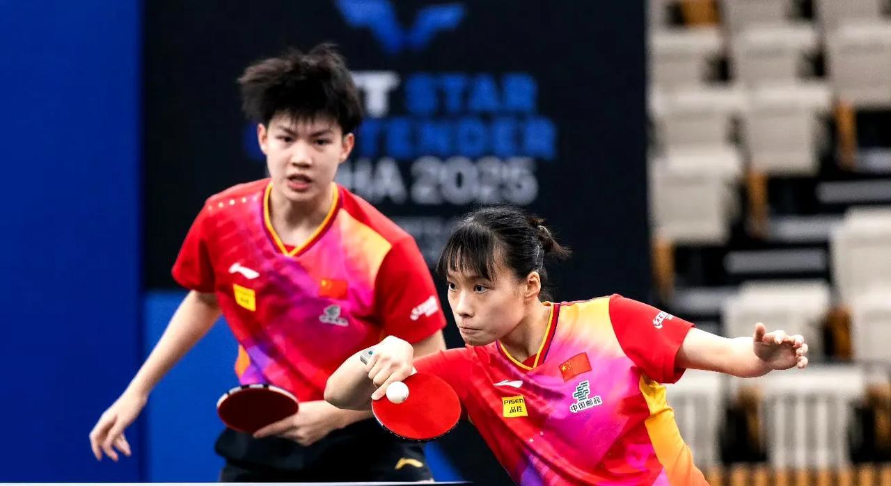 前两局 黄友政/石洵瑶11-8，11-9领先中国香港组合姚钧涛/吴咏琳！
黄友政