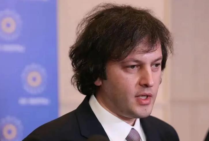 格鲁吉亚总理伊拉克利·科巴希泽在美国遭到羞辱后，怒批美国“荒唐”。

原来格鲁吉