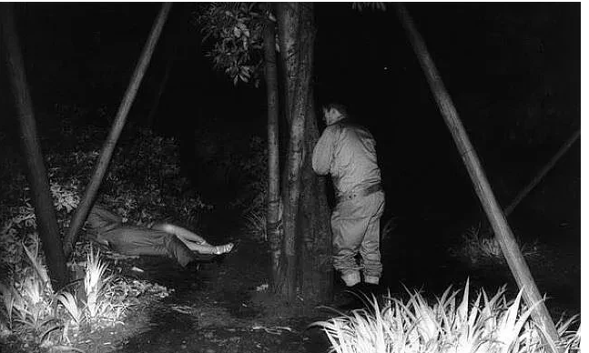 广西桂林，一女子与男友回入住的酒店时，女友却因指责一名男子酒后随地小便，被男子拦