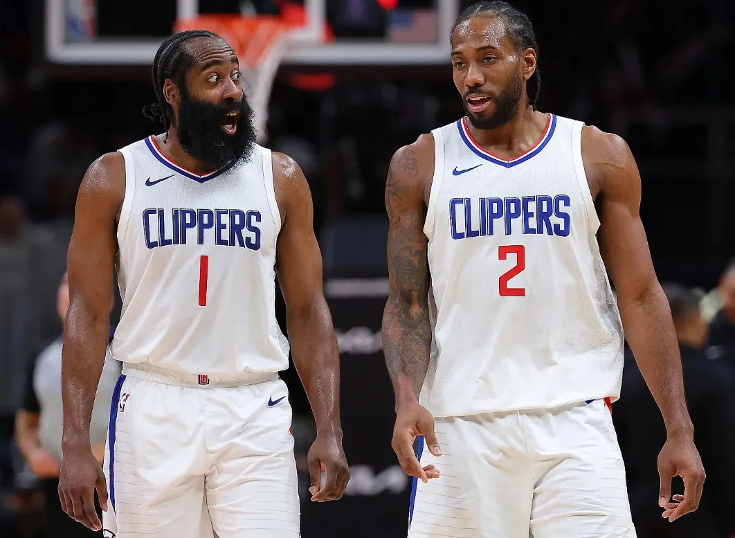 20号一早醒来，NBA快船爆出2条讯息：
第一，快船当家核心遭遇最累赛季，不只是