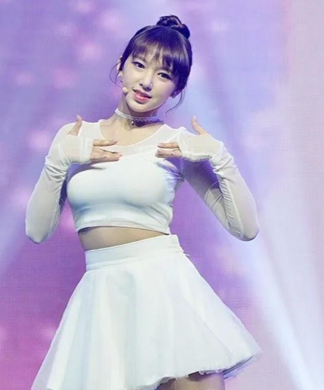 宇宙少女程潇回国发展，与田柾国绯闻引热议