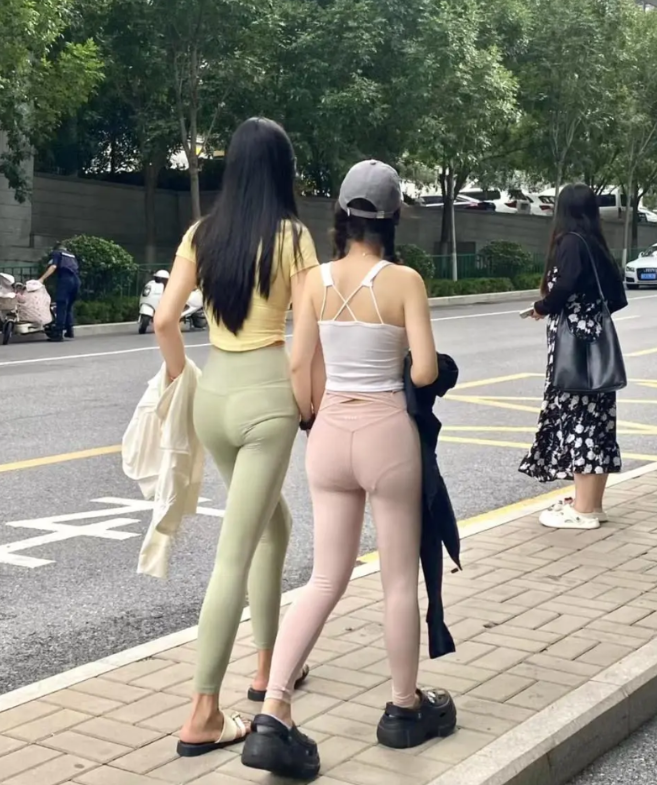 不是，大家现在都这么敢穿吗