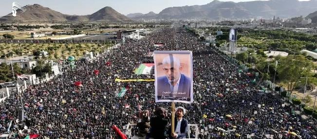 看这阵仗！
斩首斩不尽，春风吹又生。
解决不了问题，仇恨更大了。
这人海可以凝聚