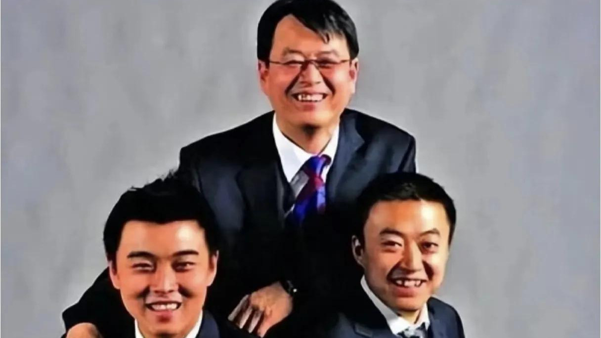 国乒闹剧就此结束！吴敬平删除了炮轰国乒文章，尹肖教练微博清空