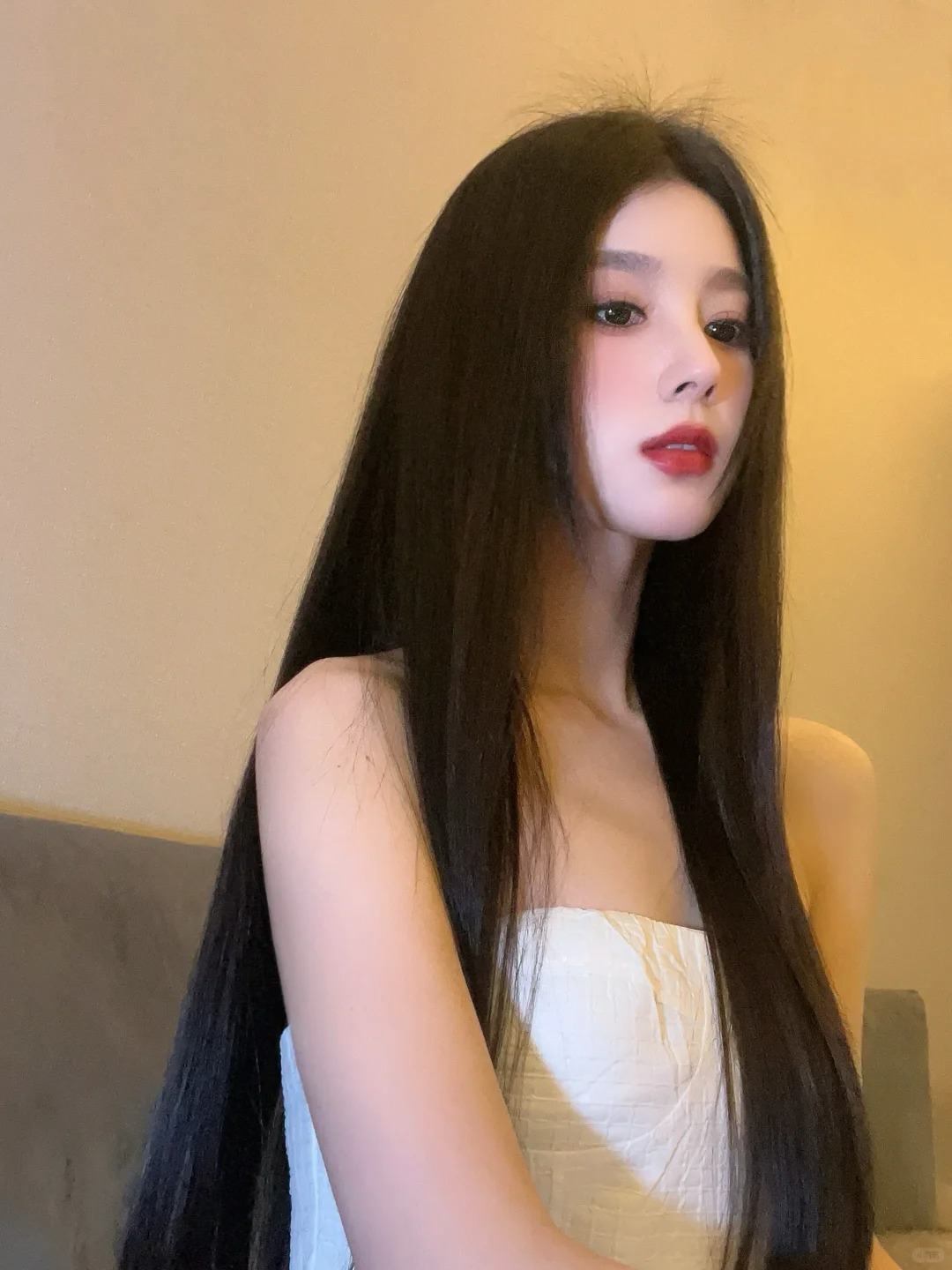 为啥现在很少见留长发的女生了