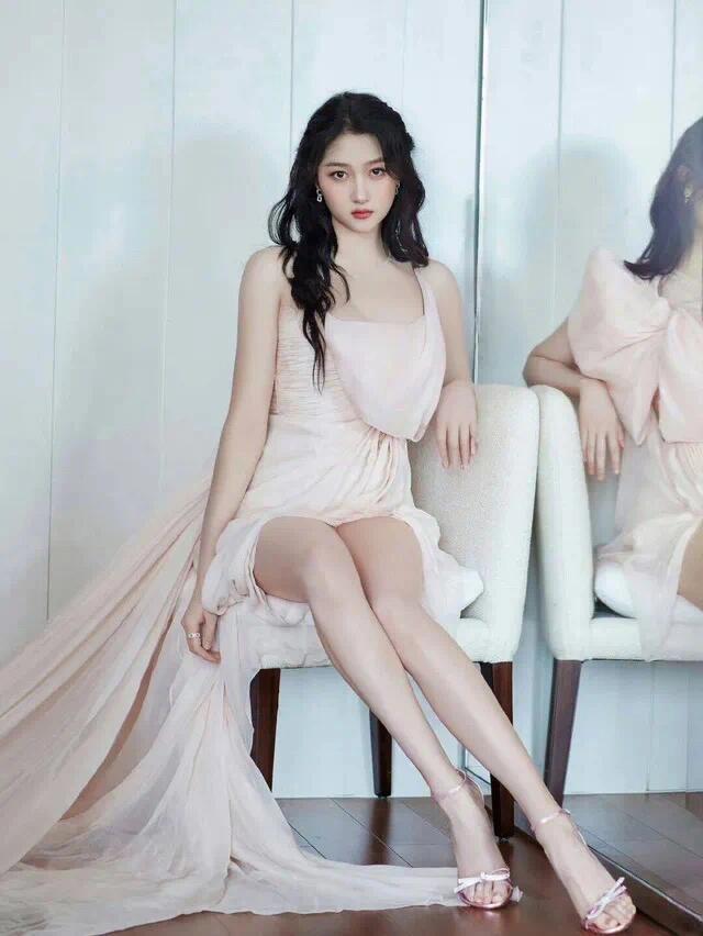 关晓彤——国民闺女的大长腿