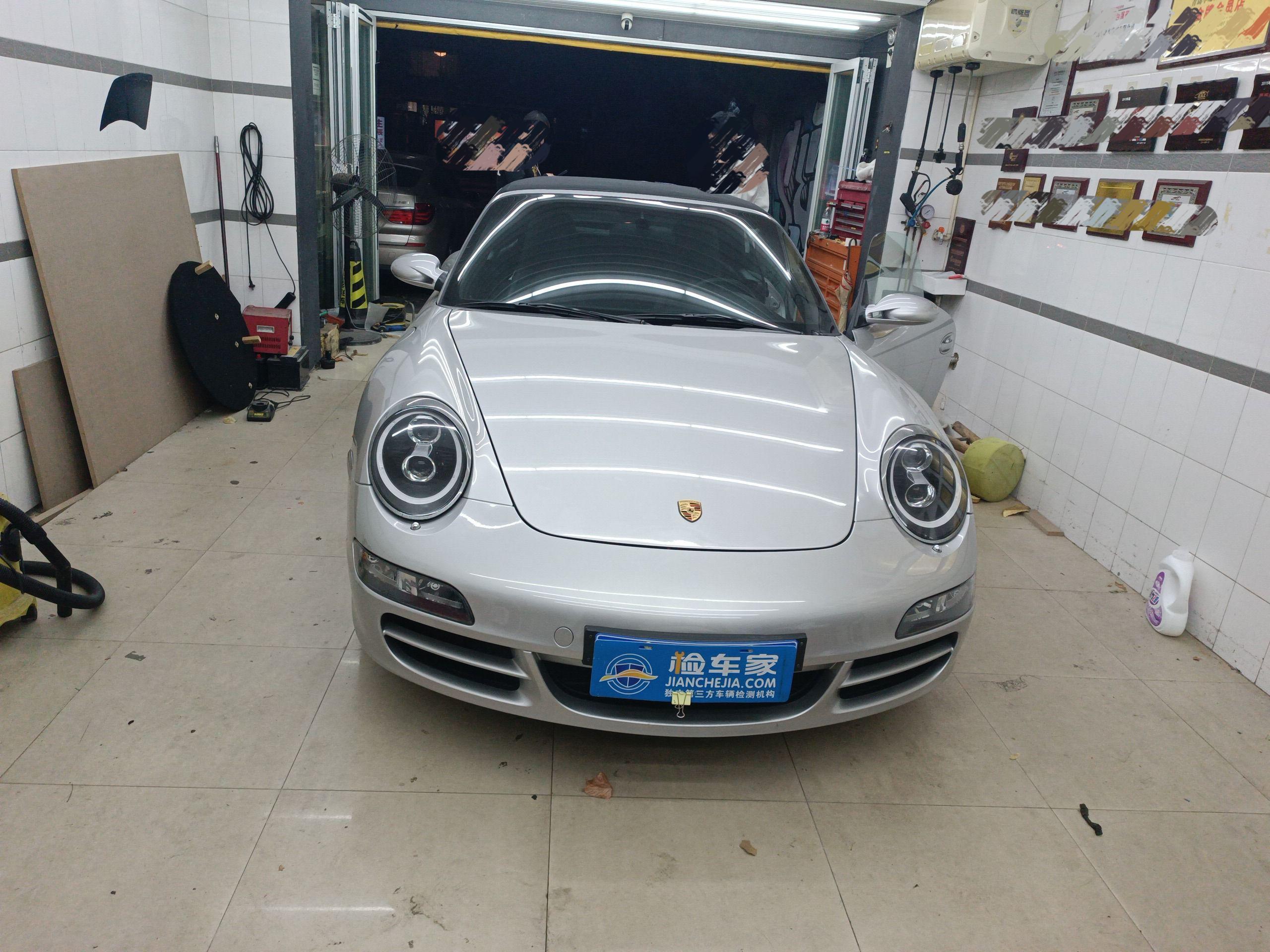~一代经典难过年审？大哥花39万买辆07年的保时捷911，不能上路才冤呐
前两天