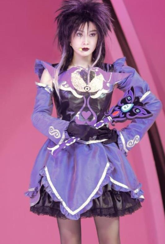 “黑魔仙”小月扮演者周娇，因《巴啦啦小魔仙》被大众熟知。近期，她官宣产女喜讯，公