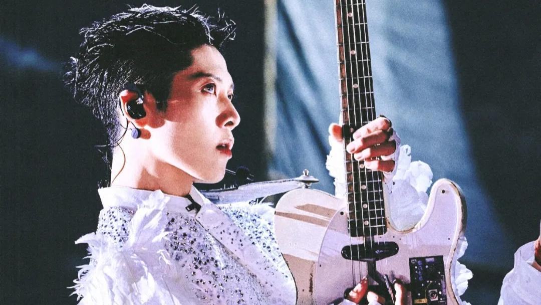 43岁摇滚圈第一神颜整顿《披哥》：用最帅的脸说最狠的话！