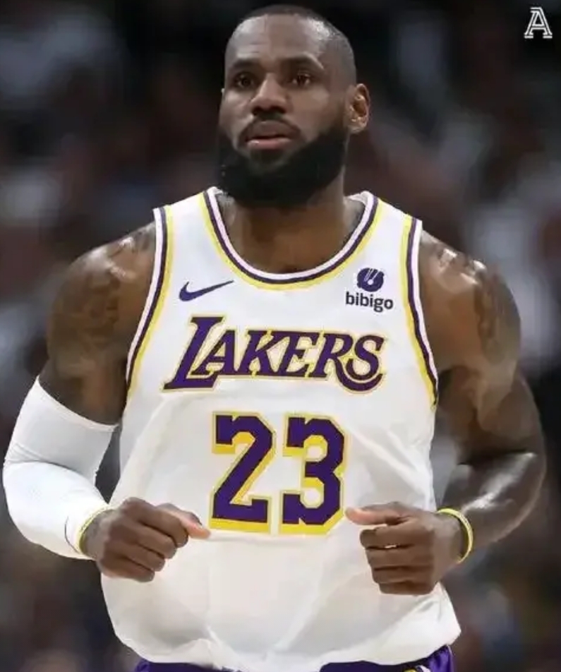 NBA常规赛历史总得分榜！你能猜到前三名都是谁吗？

20  加内特：26071