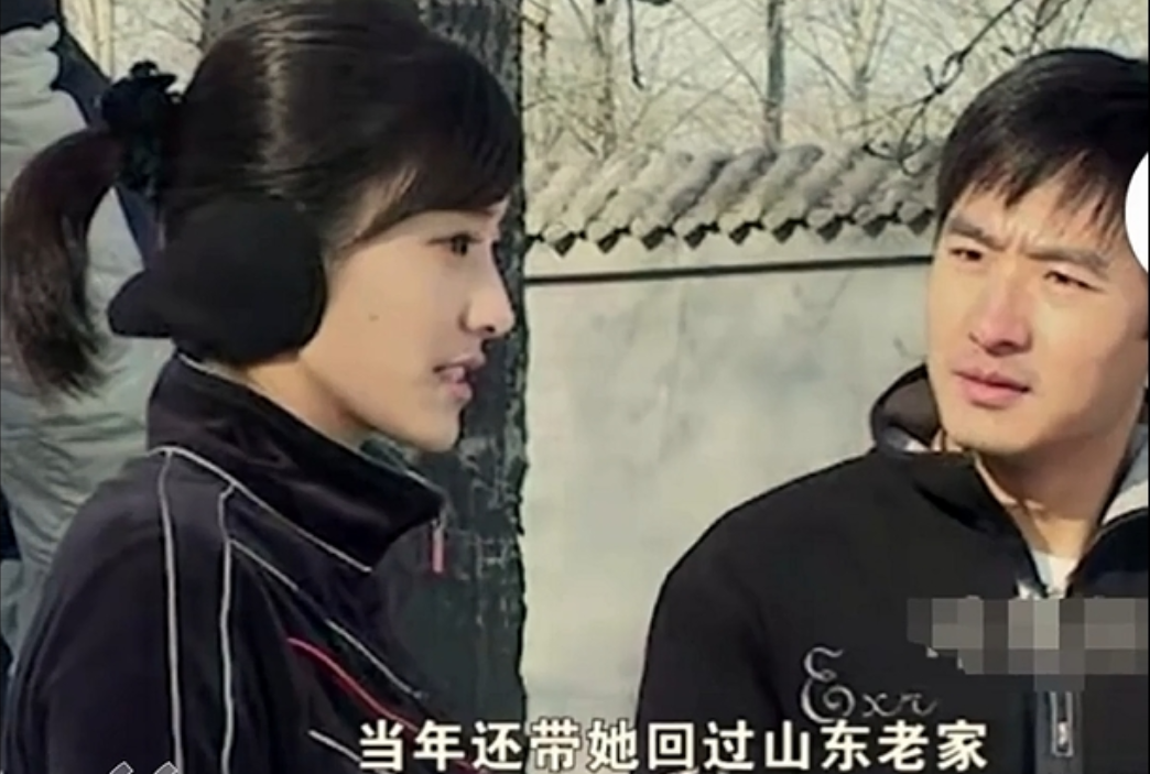 如果不是程莉莎的“小心机”，郭晓冬现在的老婆或许是韩彩英。
当年郭晓冬和韩彩英因