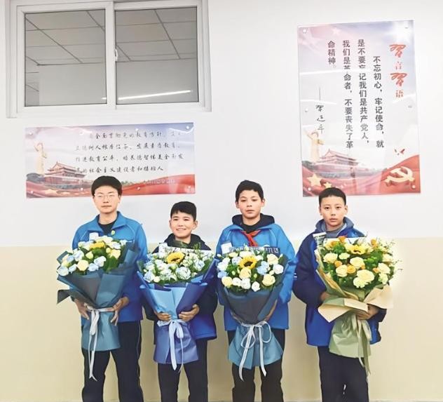 2024年的一个普通午后，甘肃14路公交车上上演了一场惊心动魄的紧急救援。年仅十