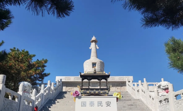 报考军校要提前准备什么
1.在高三寒假把近视眼手术做了。我家儿子做的是飞秒，好像