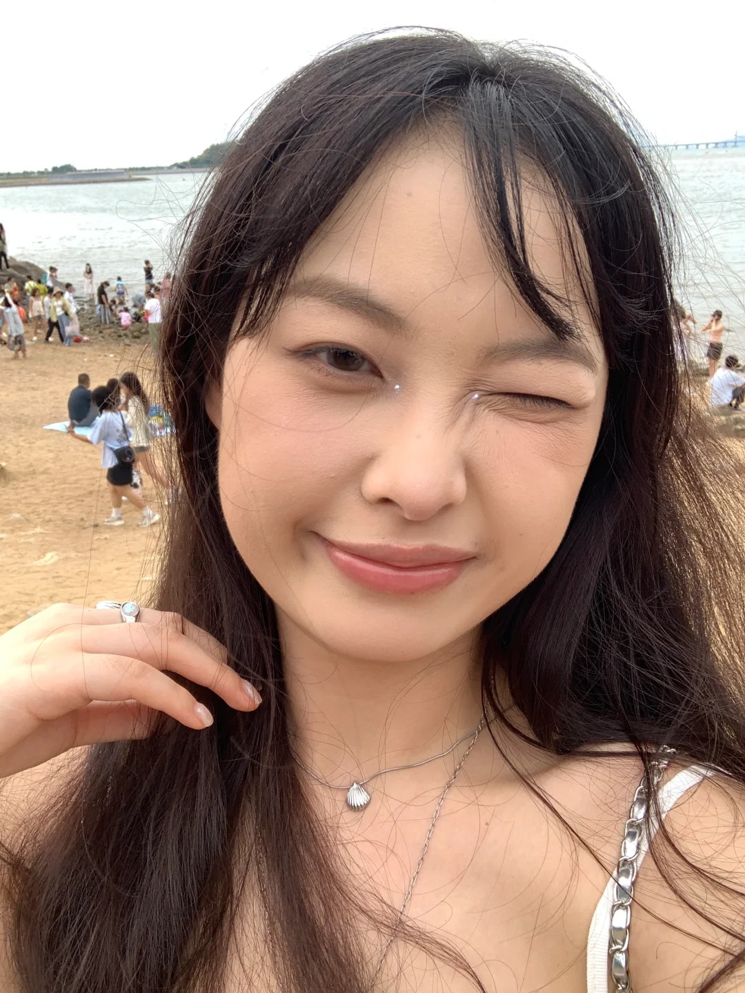 方圆脸他拍vs自拍
我请问呢，这是一个人吗？啊？
哈哈哈我要疯癫了