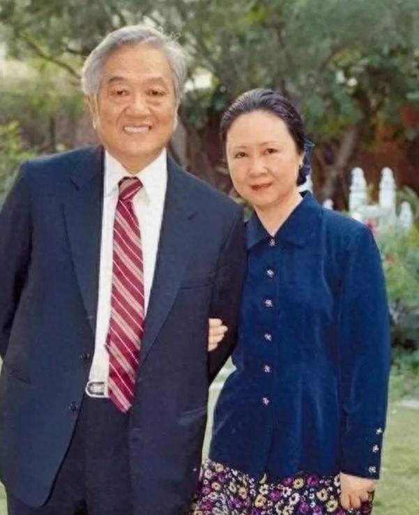 平鑫涛最后失智不认识琼瑶了，上午林婉珍让女儿转话，已经原谅他了，下午他就去世了。