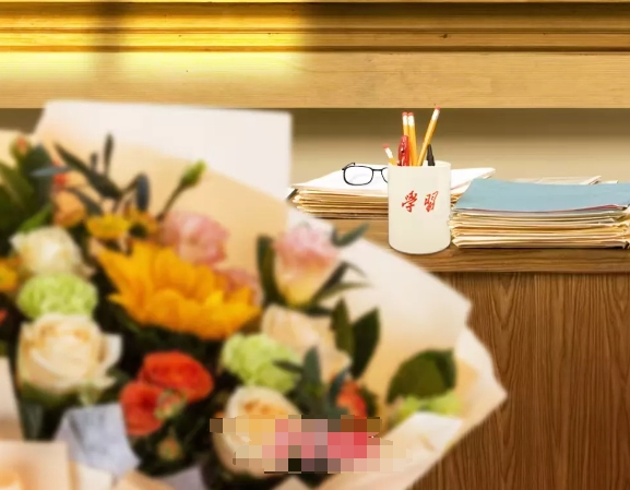 伴我一程，感恩一生！

亲爱的老师，祝您节日快乐！

想想小学时我也不喜欢上课，