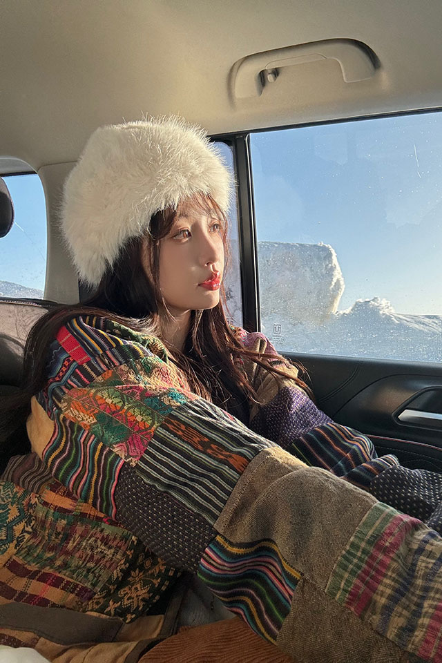 #虞书欣雪山写真#虞书欣发微博晒图，配文“嘘国王在冬眠 ​”。