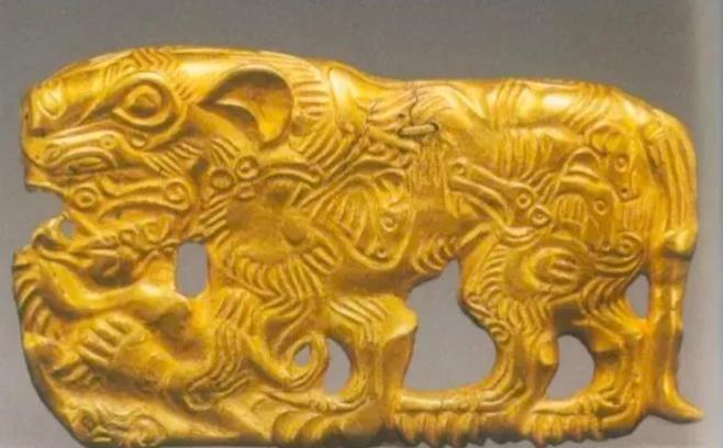 1988年，内蒙古一老农和妻子吵完架心里十分窝火，捡起一块土疙瘩就狠狠地砸了出去