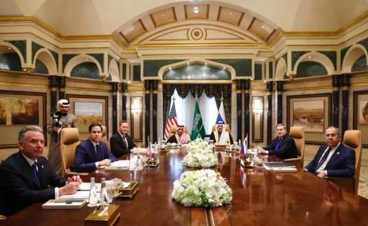 突发！俄罗斯将重新接入国际SWIFT结算系统！

2月20日，俄外长拉夫罗夫在与