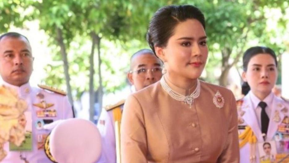 泰王32岁小妾其貌不扬，却深受宠爱，抢了苏提达的风头