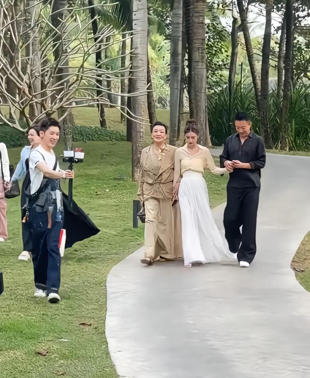马筱梅汪小菲在三亚拍婚纱照#汪小菲马筱梅