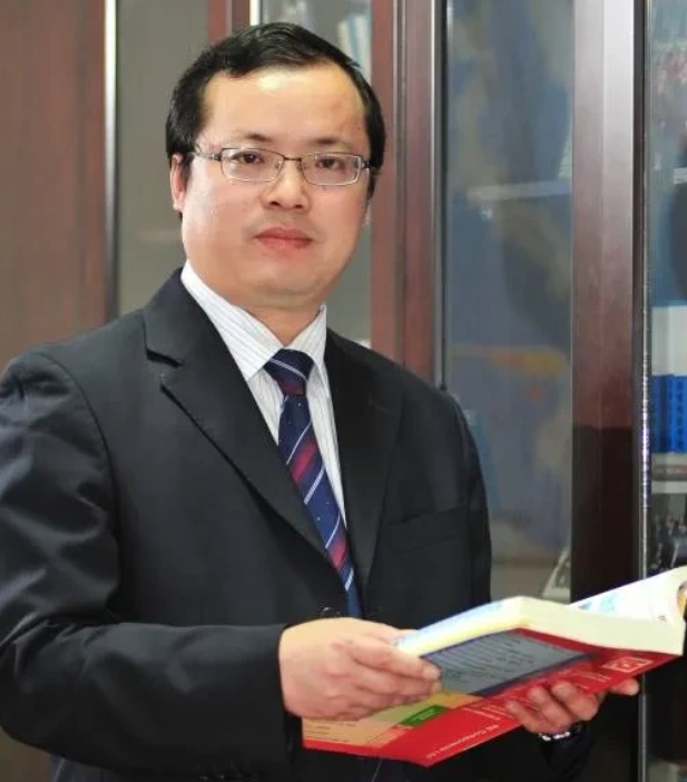 中航工业董事长周新民几天前被带走！这是多家媒体昨晚披露的消息！

而就在一周之前
