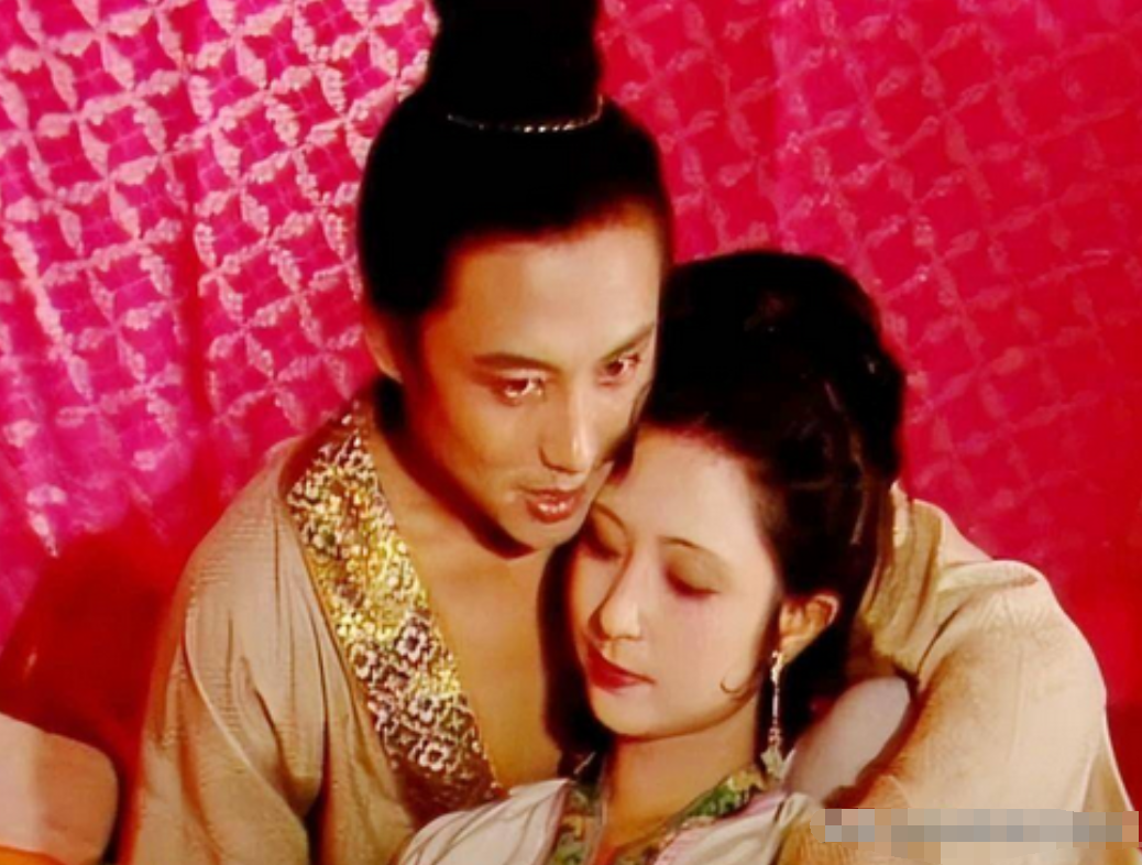 再次看《红楼梦》，突然发现贾琏的相好，除了尤二姐，其余的还没他自己好看呢，像多姑