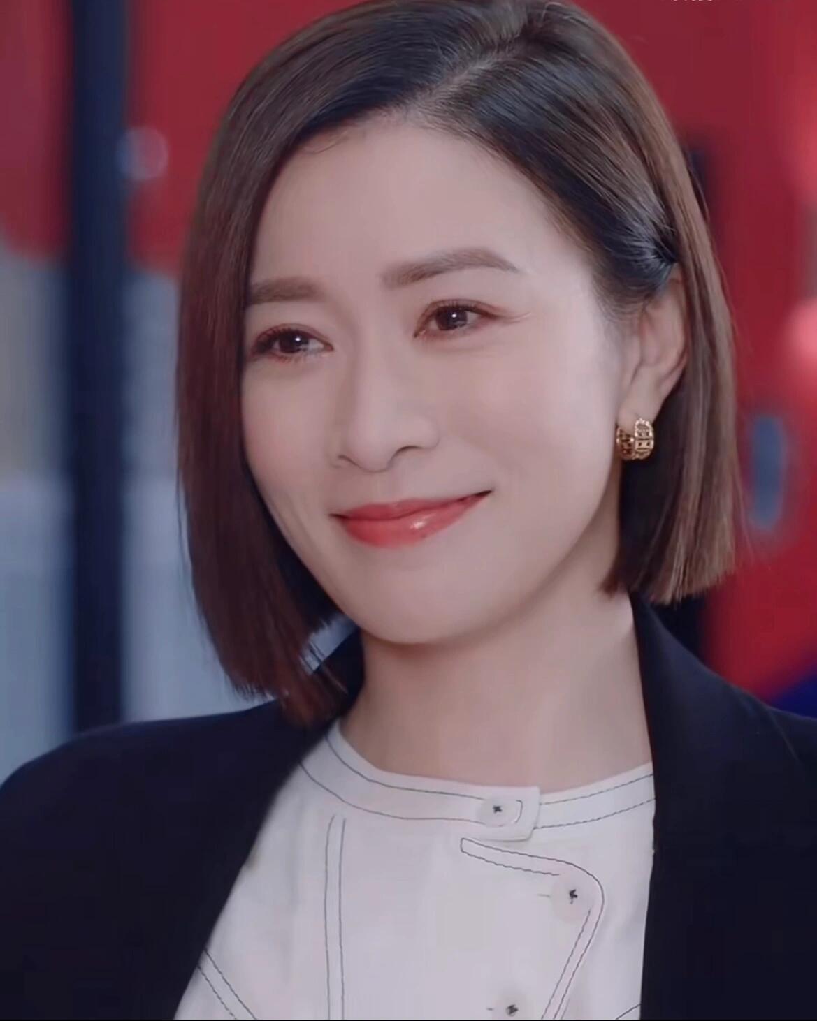 佘诗曼：成为自己的女王