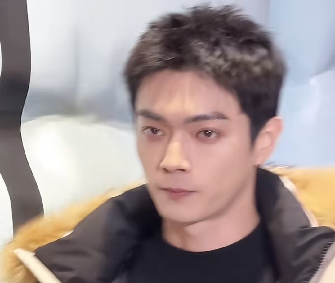 许凯的人品，你看他几个采访和综艺都能看出来是一个非常好的人，他的剧也好看。
 