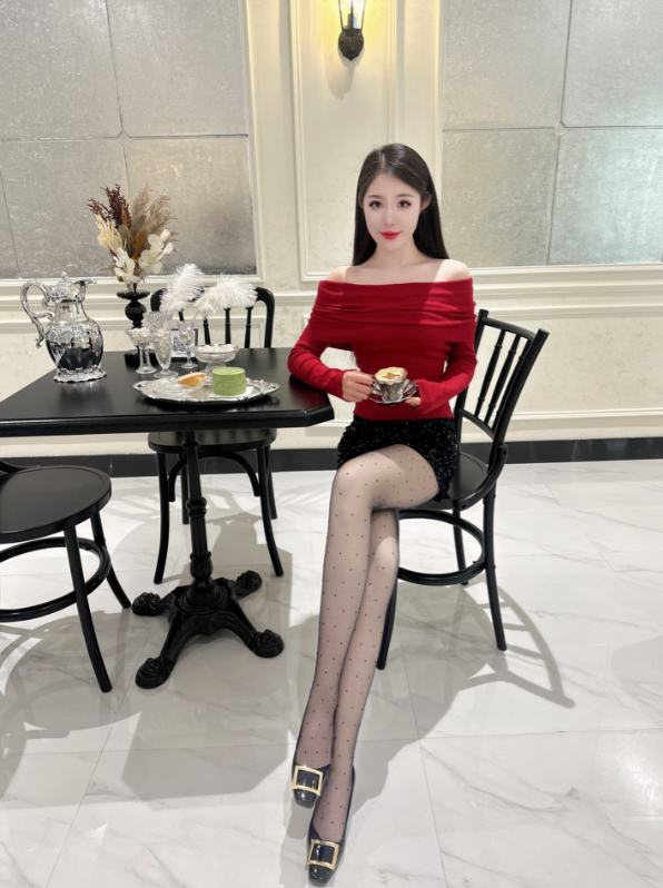 黑红穿搭c位出圈，喜欢不
