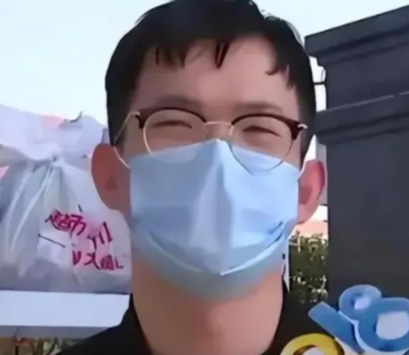 讹人讹上瘾了？2022年，浙江杭州一男子点外卖经常被偷，10次能被偷8次，恼羞成