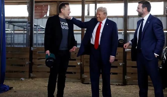 特朗普被老资本排斥，不得不拥抱新资本，而新资本也只有拥抱川普才有能和老资本对抗的