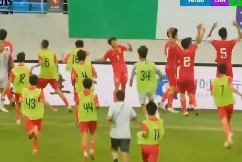 U15东亚杯夺冠自信心就起来了：
1，中国U15 ： 冠军
2，日本U15： 亚
