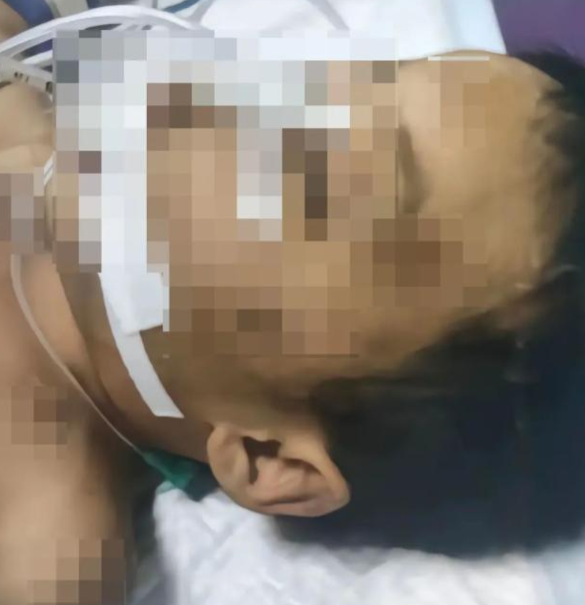 “狠毒的女人！”上海，一男子还没离婚就带着第三者登堂入室，气得妻子带着3岁的儿子