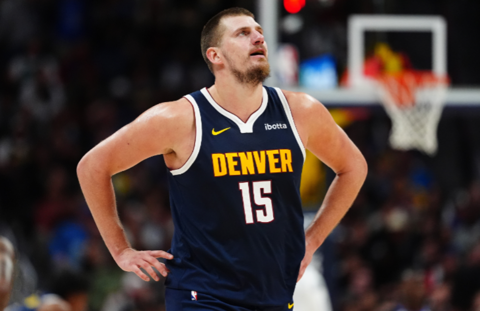 突然宣布不打了！你可是联盟第一啊，球队主帅：希望他和他妻子安好

在今天灰熊与掘