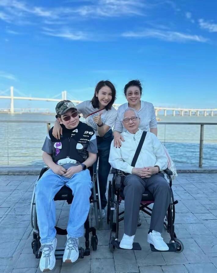 黎姿：坚守家庭的女神